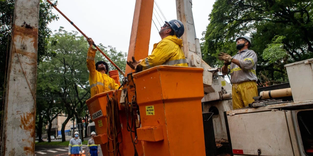 Ciclone causa apagões e mobiliza força-tarefa da Copel em Ponta Grossa