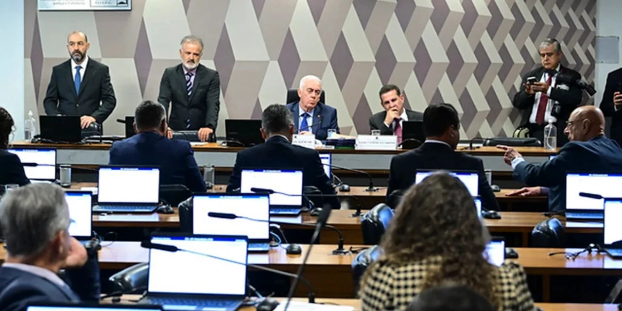 PEC que extingue jornada 6×1 é aprovada; confira próximos passos