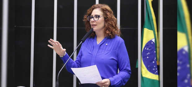 Câmara dos Deputados rejeita cassação de Carla Zambelli