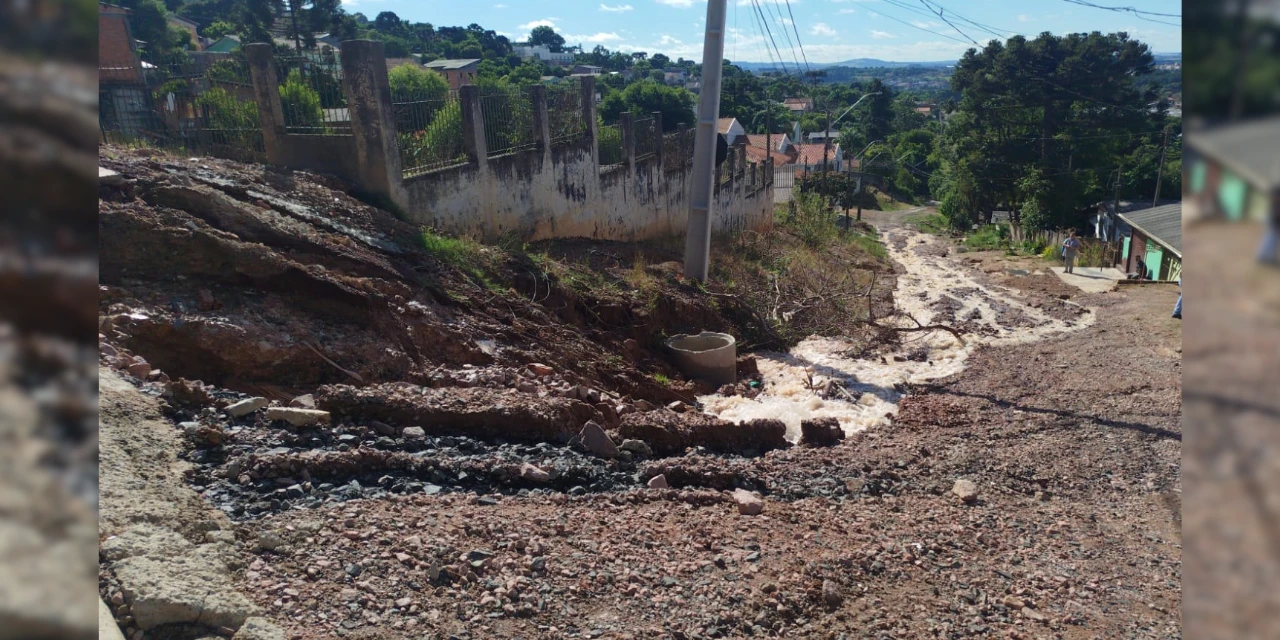 Rompimento de rede deixa moradores de três regiões sem água em Ponta Grossa