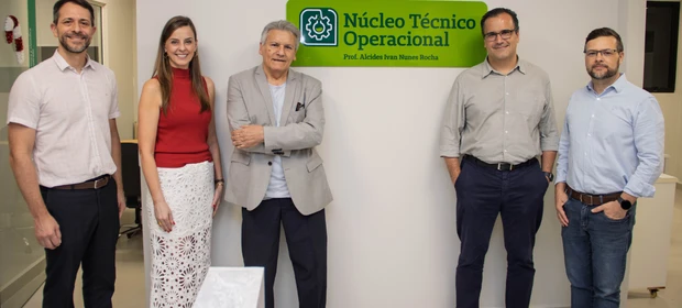 Unimed Ponta Grossa homenageia professor que inspirou criação do Laboratório da cooperativa