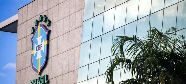 CBF segura pressão dos clubes e mantém teto de estrangeiros