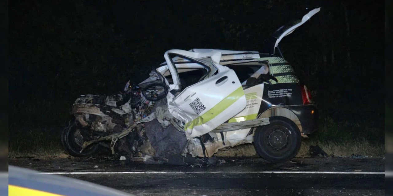 Acidente entre três veículos mata dois jovens na BR-373, entre Ponta Grossa e Imbituva