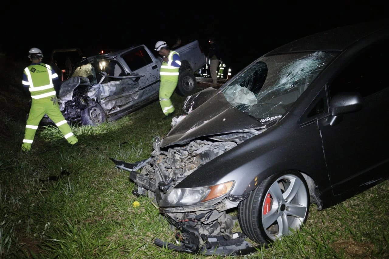 S10 e Civic envolvidos no acidente | Foto: Reinaldo Marcondes/D'Ponta News
