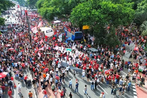 Atos contra a Lei da Dosimetria se espalham pelo Paraná; cinco cidades possuem manifestações confirmadas para este domingo (12)