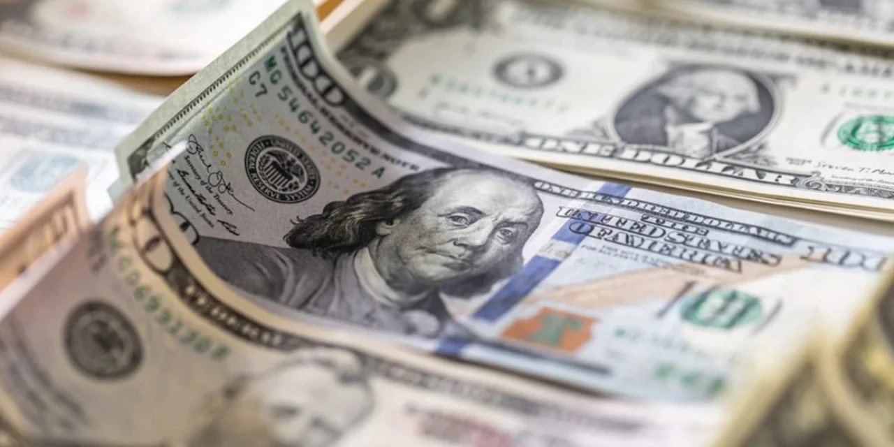 Dólar fecha estável e Ibovespa sobe apesar de queda em Wall Street nesta sexta-feira