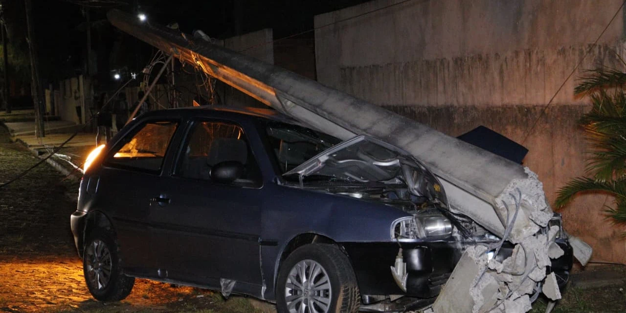 Homem termina relacionamento e provoca grave acidente em Ponta Grossa