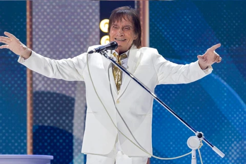 Roberto Carlos vai parar no hospital após bater carro em gravação da TV Globo