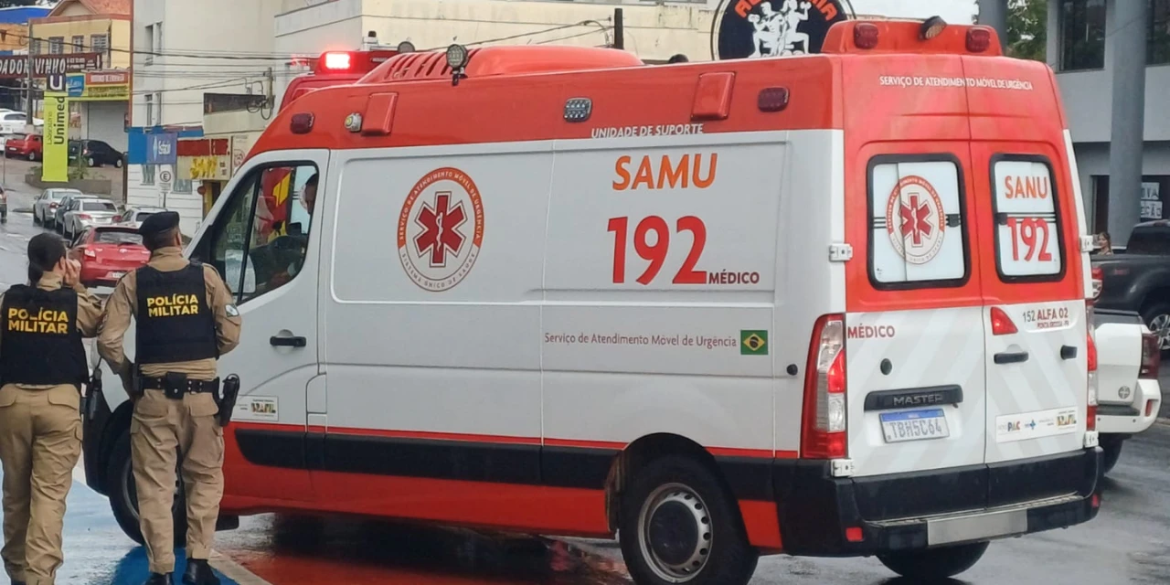 Motociclista sofre múltiplas fraturas em colisão com Jeep em Ponta Grossa