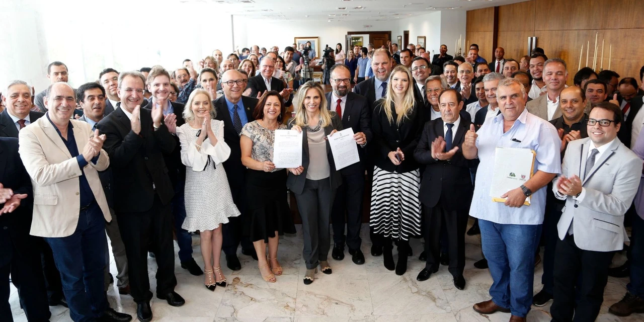 “Dar continuidade a um projeto que transforma vidas e fortalece toda uma região”, destaca Cida Borghetti após inclusão do curso de Medicina na UENP