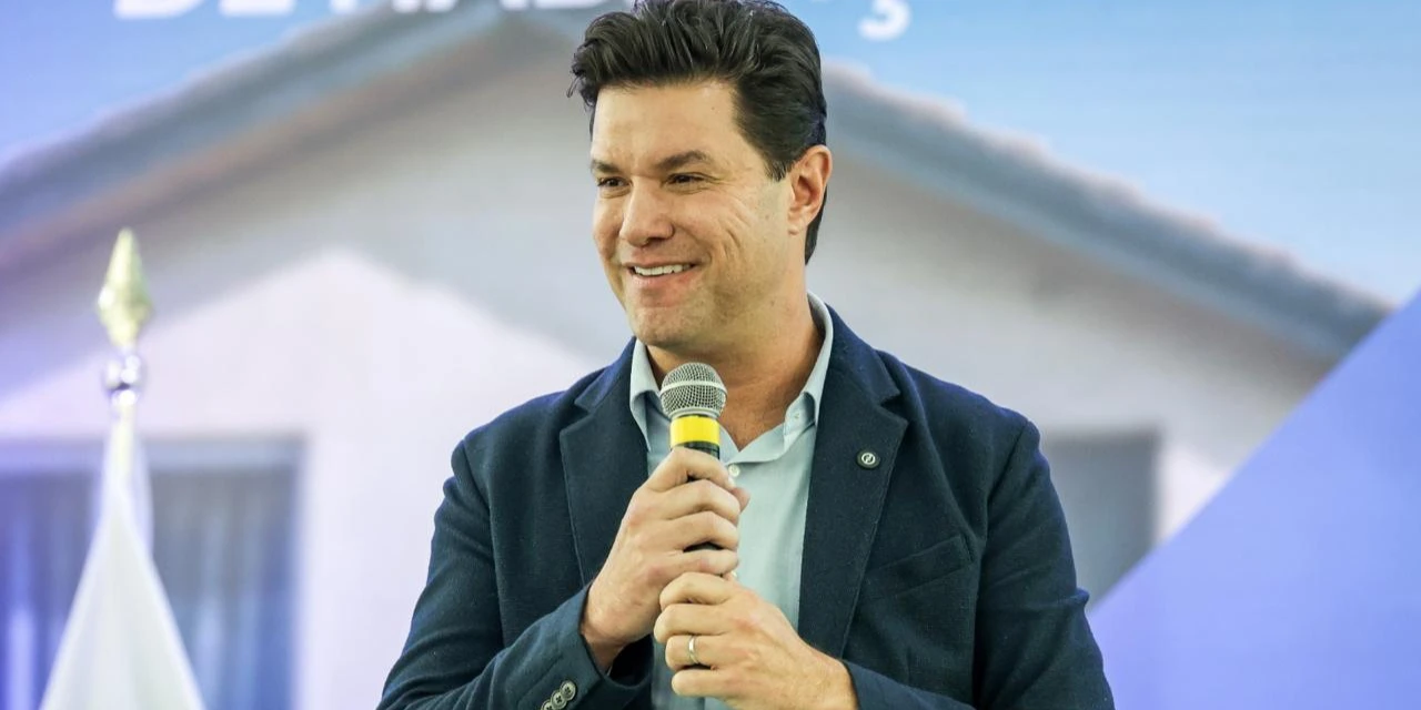 Guto Silva alcança recorde e libera R$ 4,2 bilhões em convênios