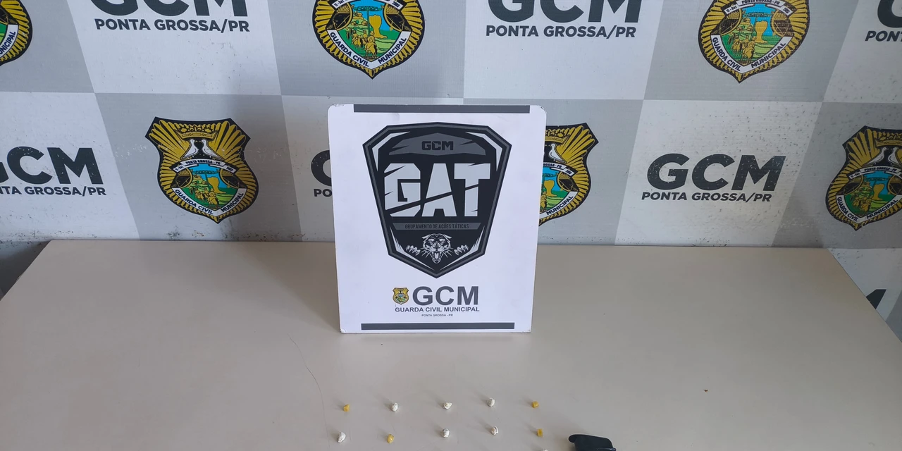 GCM apreende 20 pedras de crack em flagrante de consumo à beira de linha férrea
