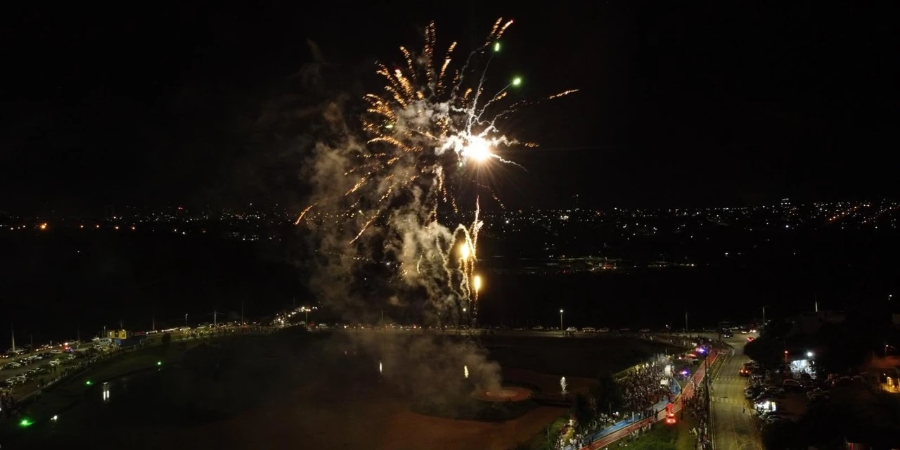 Com o tema 'A Vida é uma Festa', PG realiza Réveillon no Lago de Olarias