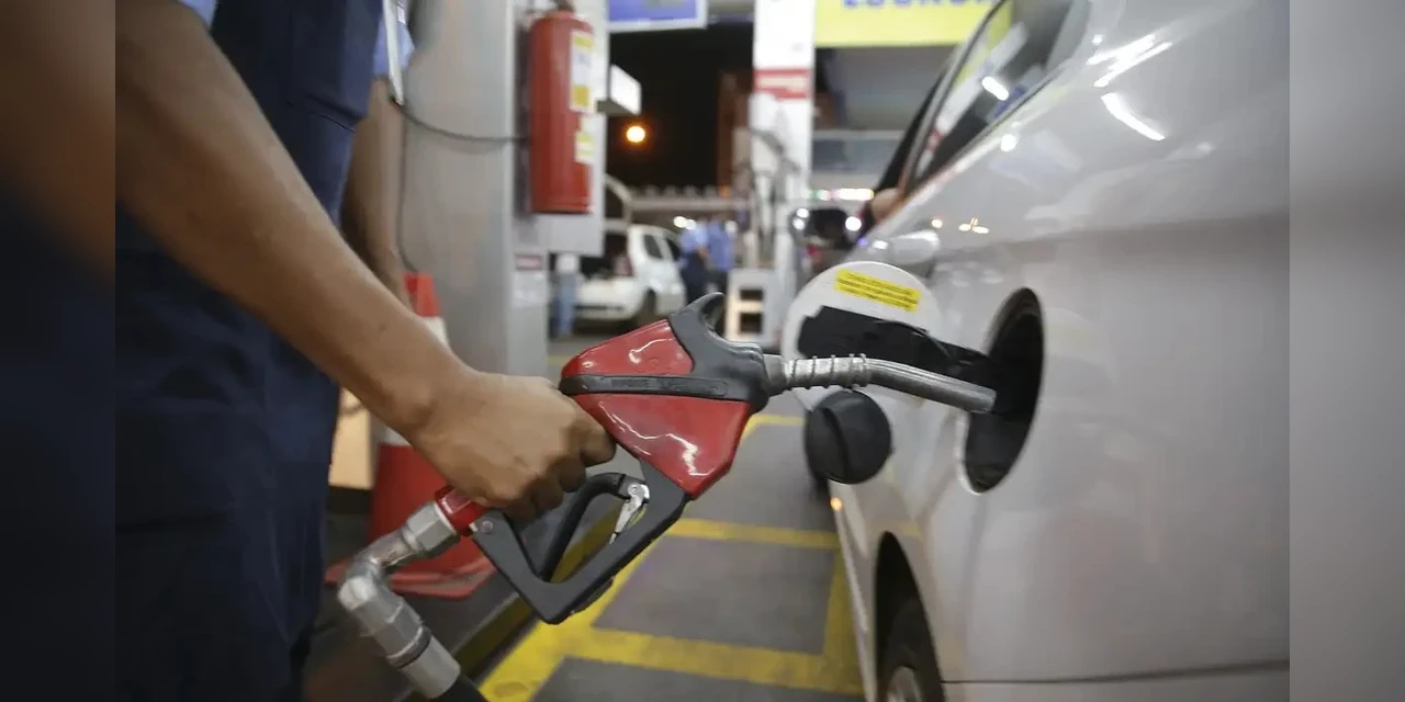 Gasolina e diesel ficam mais caros no Paraná a partir de 1º de janeiro; veja preços