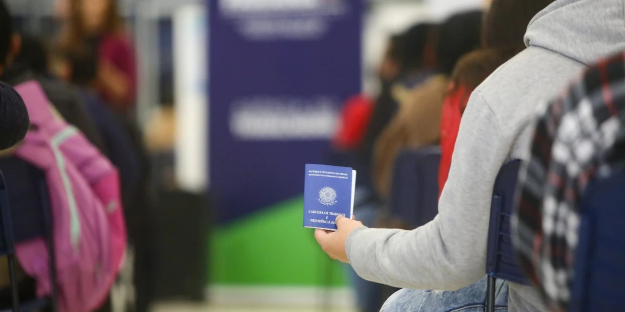 Paraná mantém ritmo forte e ocupa 3ª posição nacional na geração de empregos formais em 2025