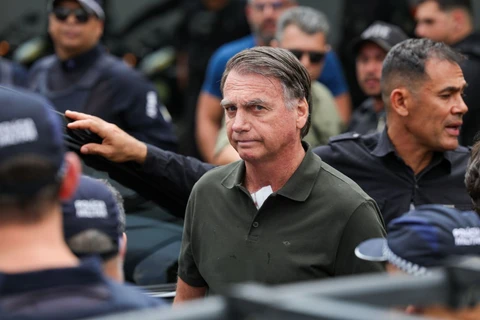 Com prisão domiciliar negada, Bolsonaro recebe alta e volta para prisão na PF