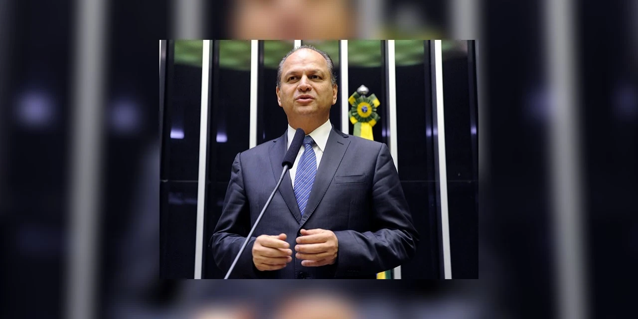 Deputados paranaenses da Federação União Progressistas assinam pedido de CPMI para investigar Banco Master