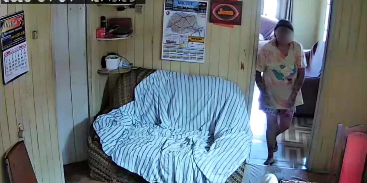 Vizinha invade casa de idosos, rouba R$ 3,2 mil na Vila Palmeirinha
