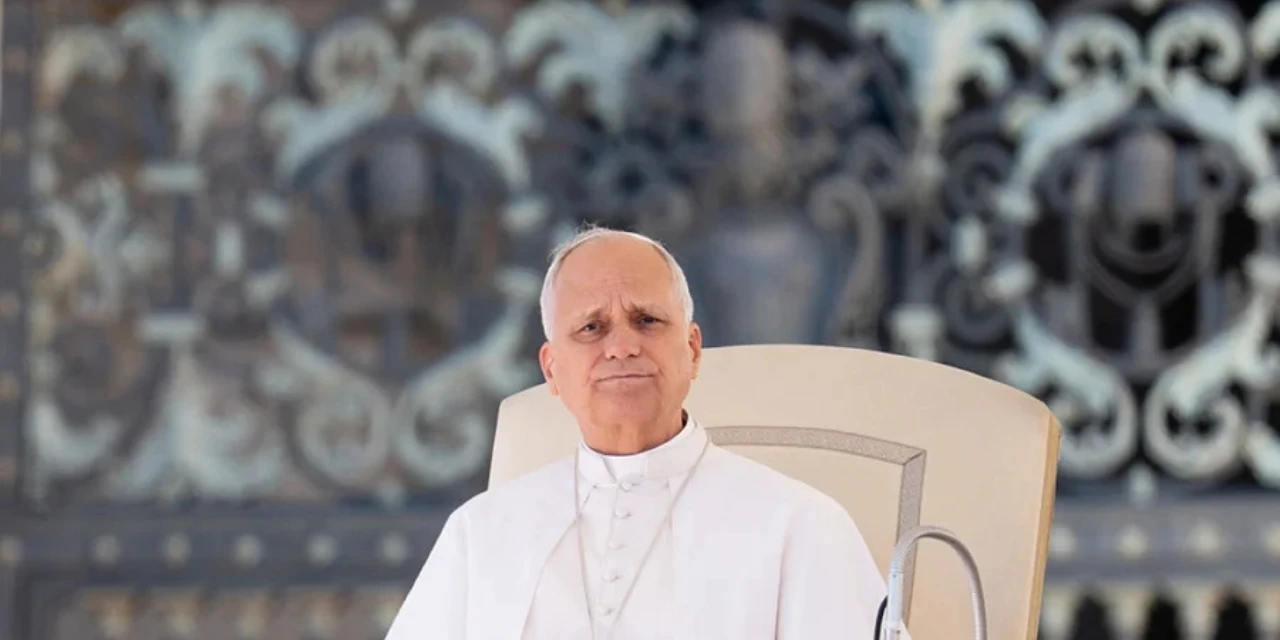 Papa Leão XIV alerta para perda da liberdade de expressão no Ocidente e pede soluções pacíficas para crises globais