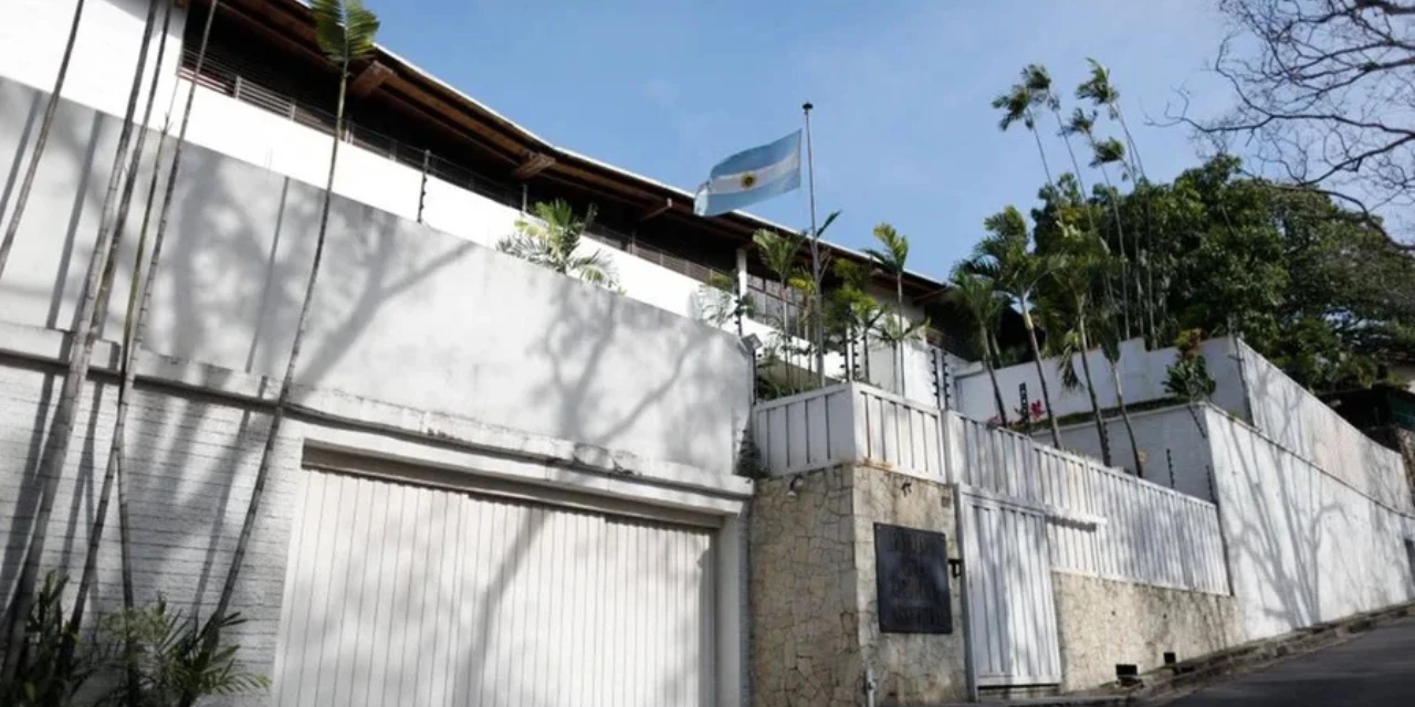 Brasil comunica Argentina e deixa gestão da embaixada em Caracas em meio a tensão diplomática