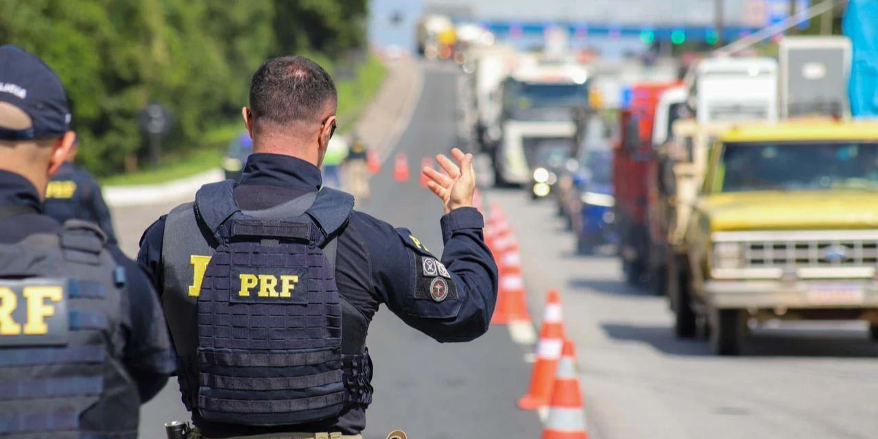 Rodovias da região podem enfrentar lentidão na segunda (12), alerta PRF