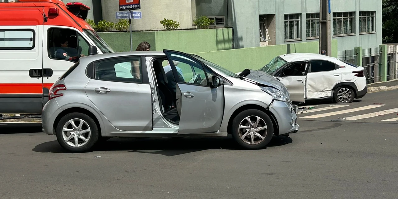 Colisão mobiliza equipes de resgate em cruzamento da Coronel Dulcídio com Ricardo Lustosa Ribas
