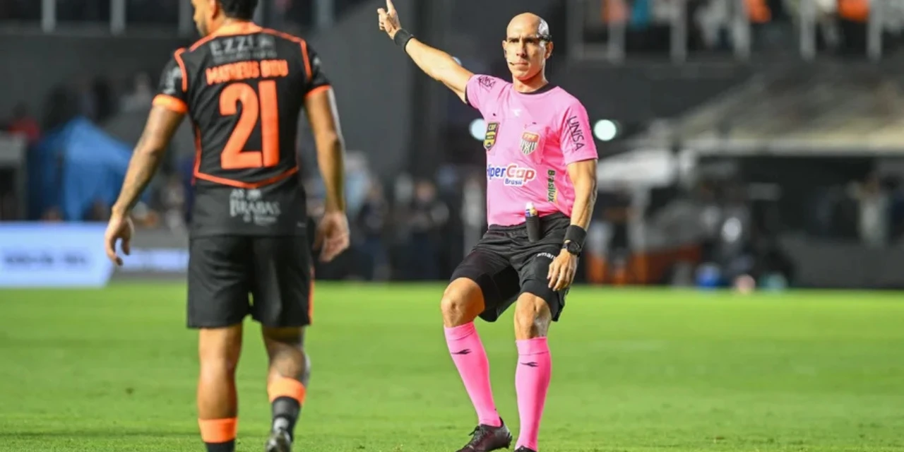 Árbitro de Santos x Corinthians é afastado pela Federação Paulista de Futebol