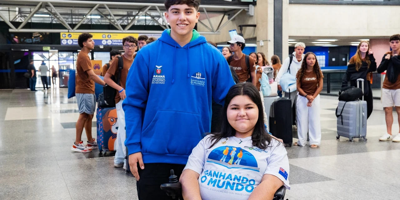 Paraná embarca 40 estudantes da rede estadual para intercâmbio na Nova Zelândia