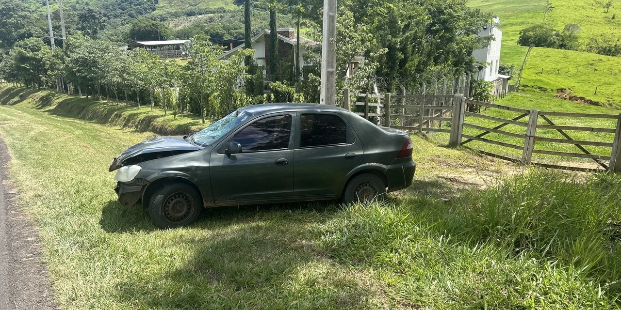 Acidente na PRC-487 deixa idoso morto e dois feridos