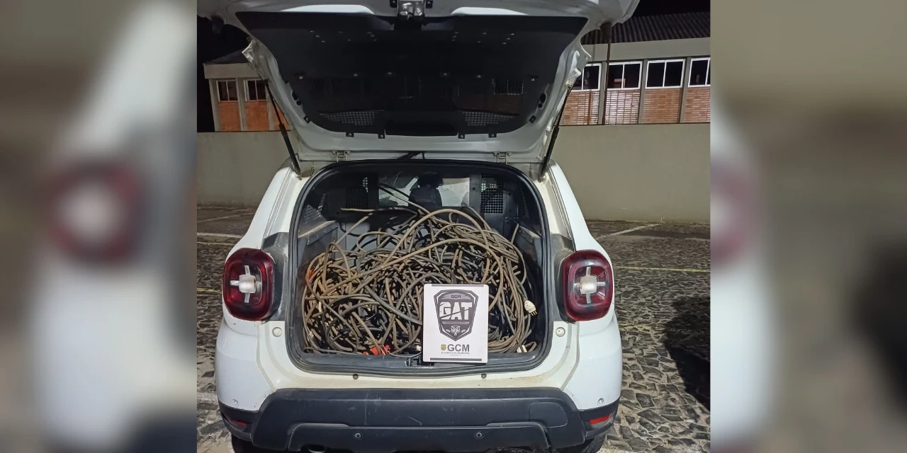 Homem é preso em flagrante com 40 quilos de fio de energia no Boa Vista