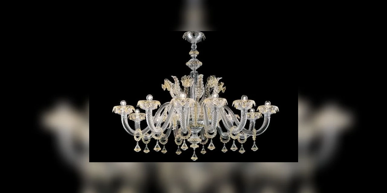 Transporte especial: Lustre de cristal avaliado em R$ 6 milhões chega a SC em contêiner refrigerado