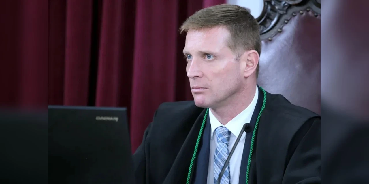 Conselheiro do TCE Fábio Camargo pede revisão de decisão que revogou suspensão da privatização da Celepar