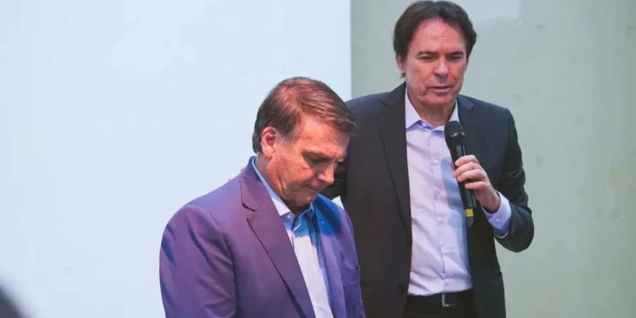 Bolsonaro relata tontura e crise de soluços durante visita religiosa na Papudinha