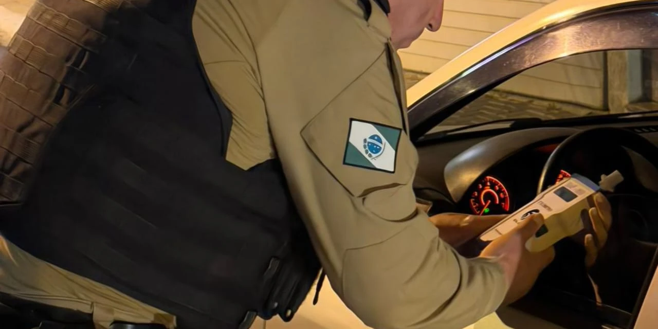 Operação Lei Seca prende duas pessoas em Castro e apreende moto em Jaguariaíva