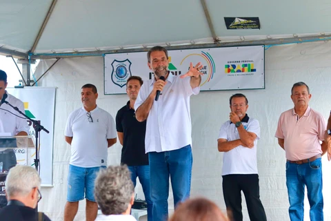 Itaipu entrega equipamentos para auxiliar trabalho de pescadores de Pontal do Paraná