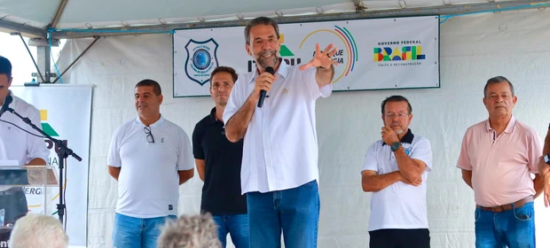Itaipu entrega equipamentos para auxiliar trabalho de pescadores de Pontal do Paraná