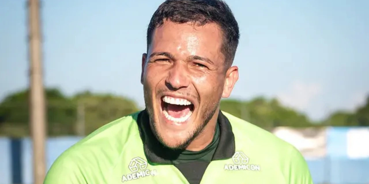 Gol de goleiro do Coritiba de quase 100 metros pode entrar para o Guinness World Records