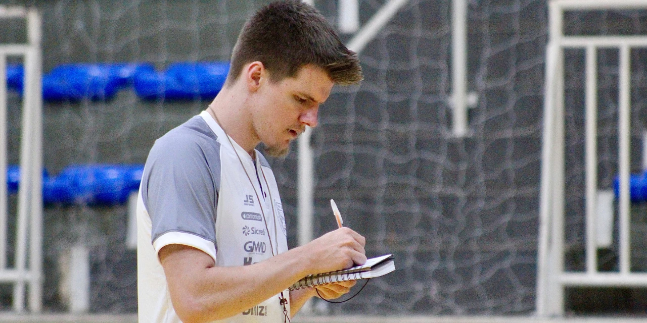 Guilherme Deon é o novo técnico do Contorno Futsal