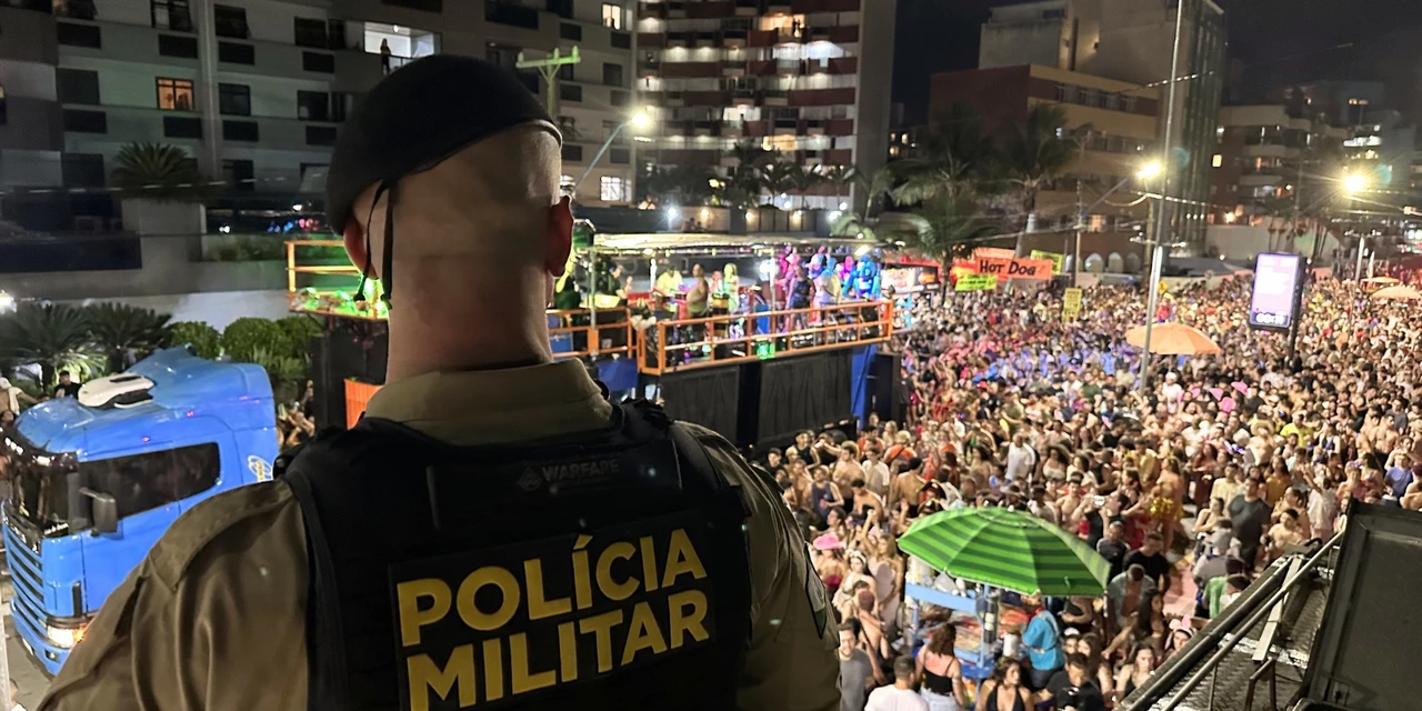 Reforço policial garante segurança de foliões no Carnaval do litoral paranaense