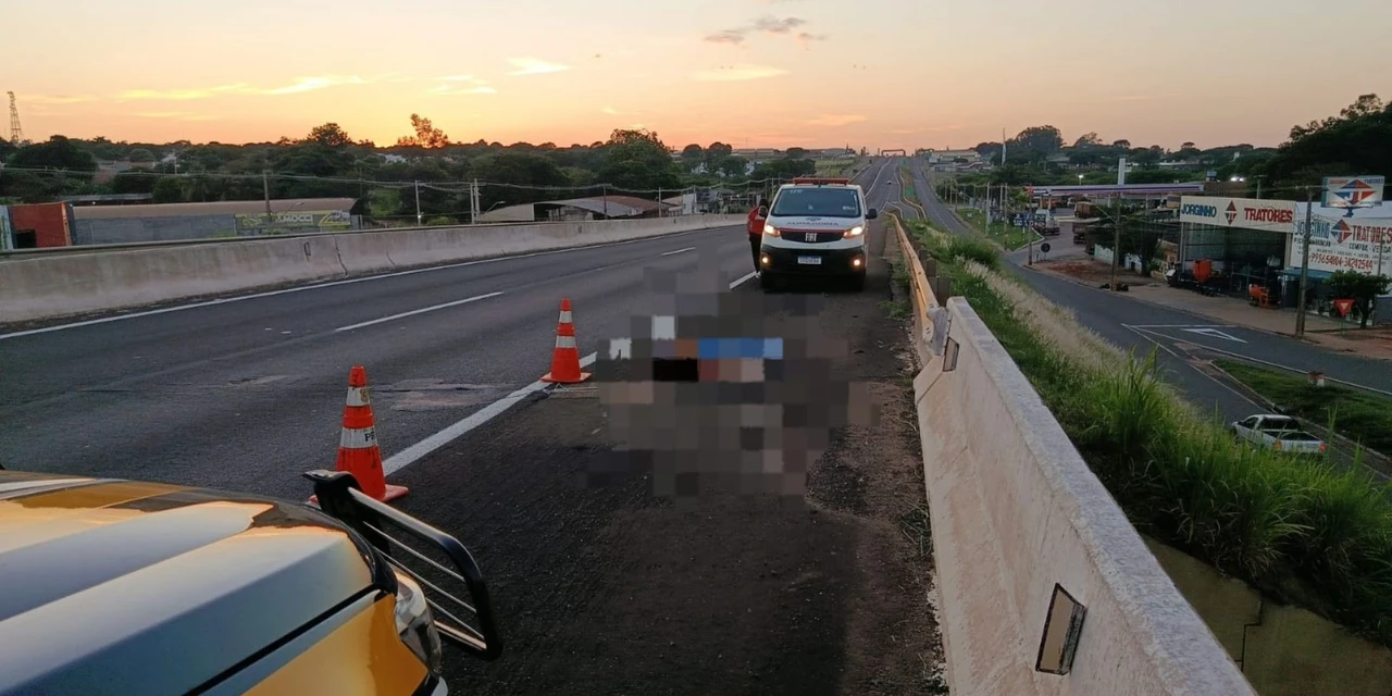Pedestre morre após ser atropelado no acostamento da BR-376