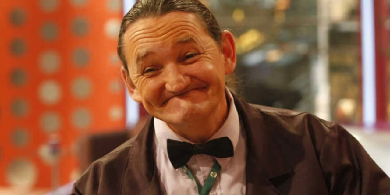 Marquito, humorista do SBT, sofre acidente de moto e entra em coma induzido