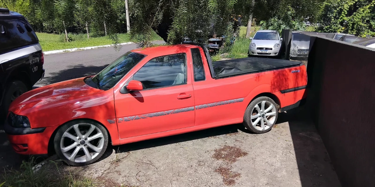 Polícia Civil recupera Saveiro furtada horas após o crime nos Campos Gerais