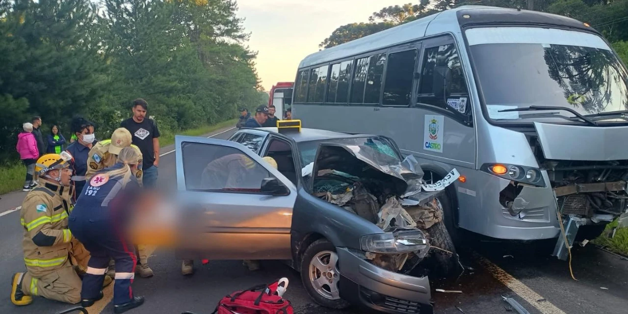 Homem fica gravemente ferido em colisão entre ônibus de Castro e carro em Irati