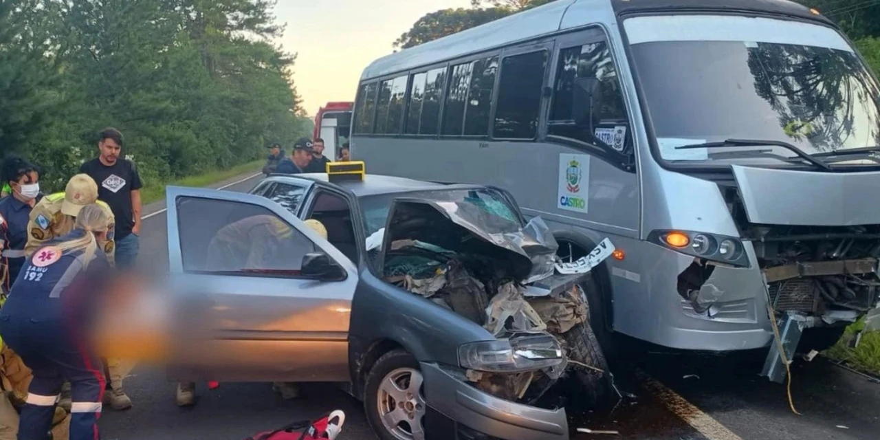 Prefeitura de Castro se pronuncia sobre acidente com ônibus oficial na BR-153