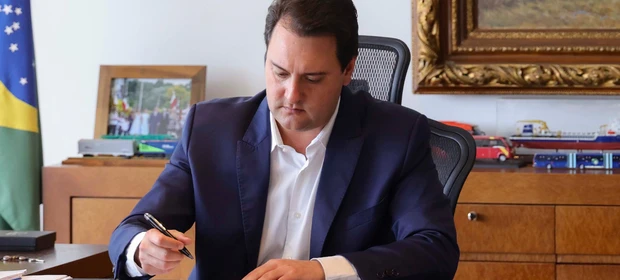 Ratinho Junior e Rottas entregam 220 casas nesta terça-feira em Ponta Grossa